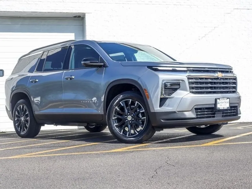 2026 Chevrolet Traverse photo 1