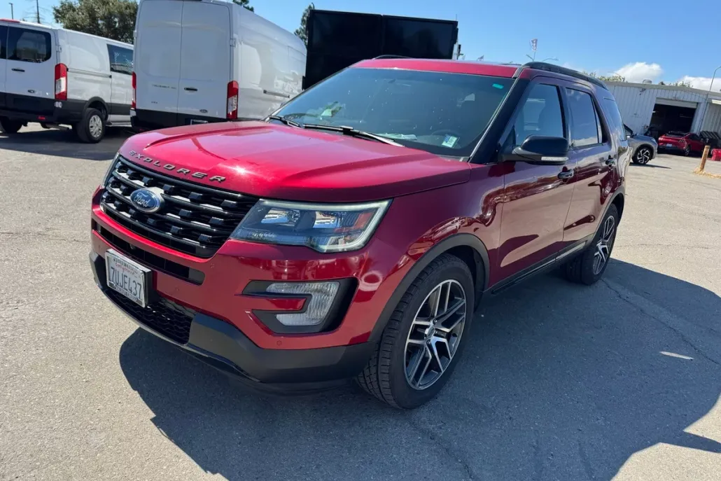 2017 Ford Explorer Sport photo 1