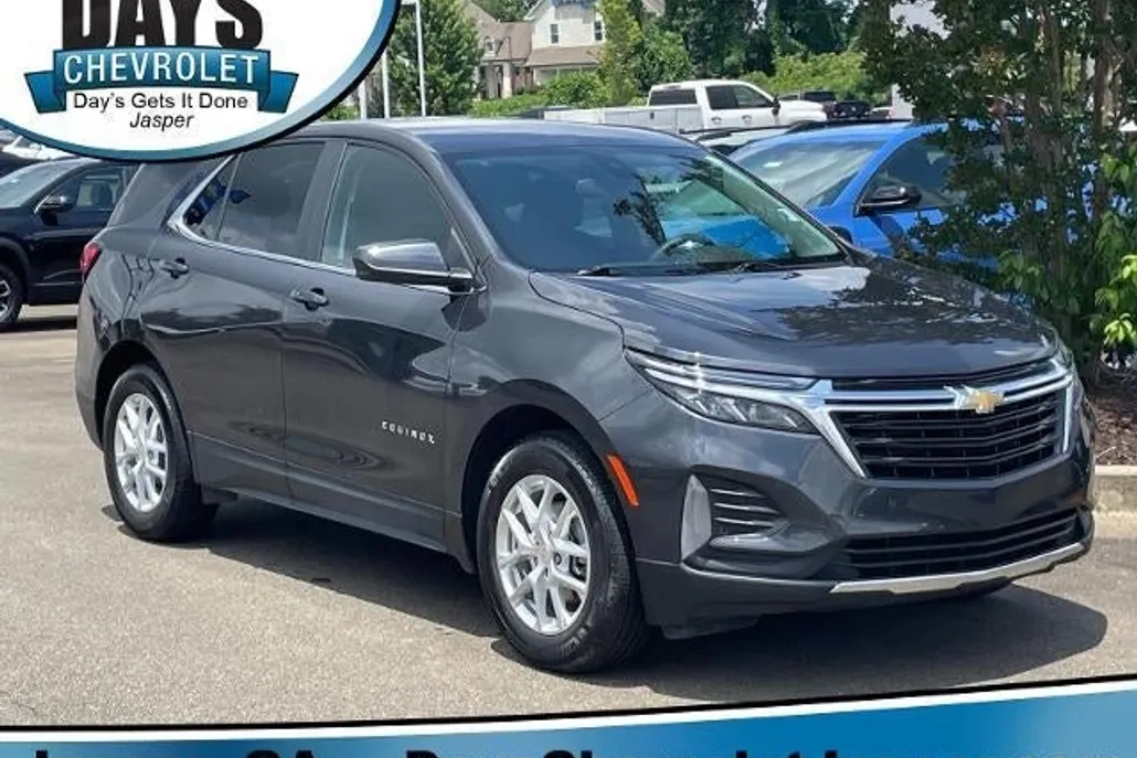 2023 Chevrolet Equinox LT photo 1