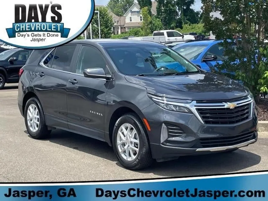 2023 Chevrolet Equinox LT photo 1