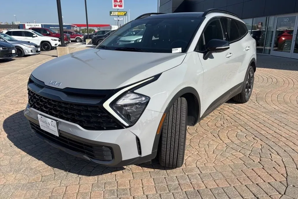 2023 Kia Sportage X-Line photo 1