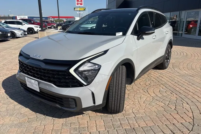2023 Kia Sportage X-Line photo 1
