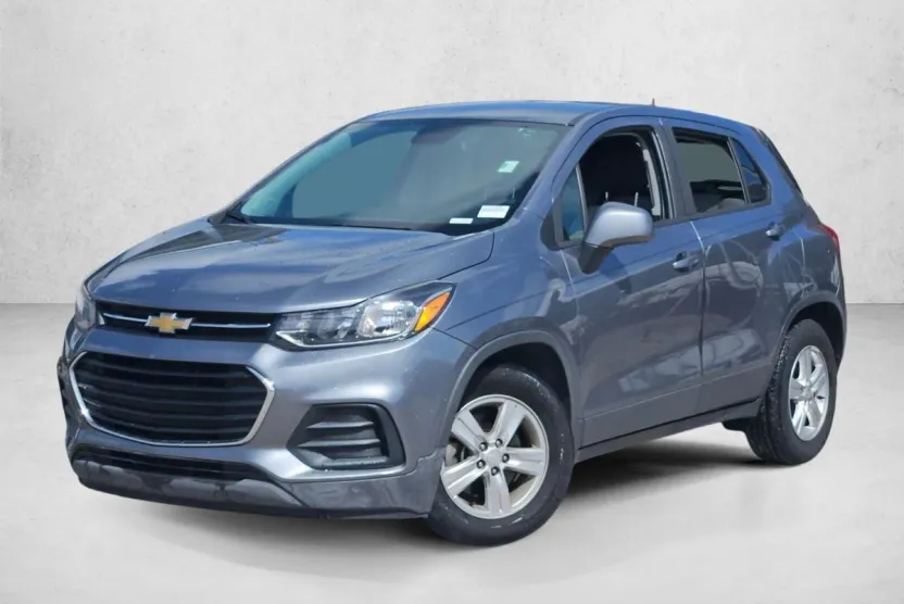 2020 Chevrolet Trax LS photo 1