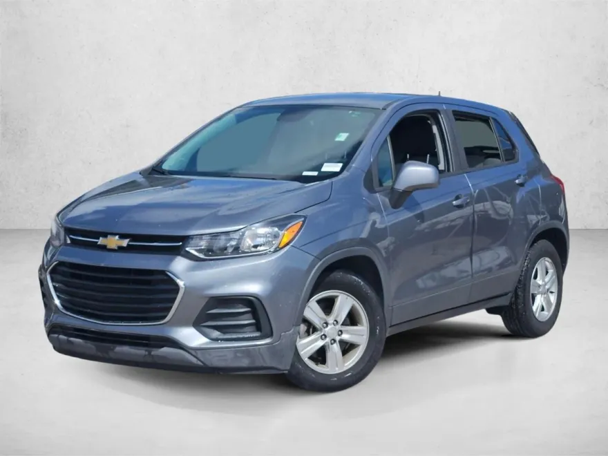 2020 Chevrolet Trax LS photo 1