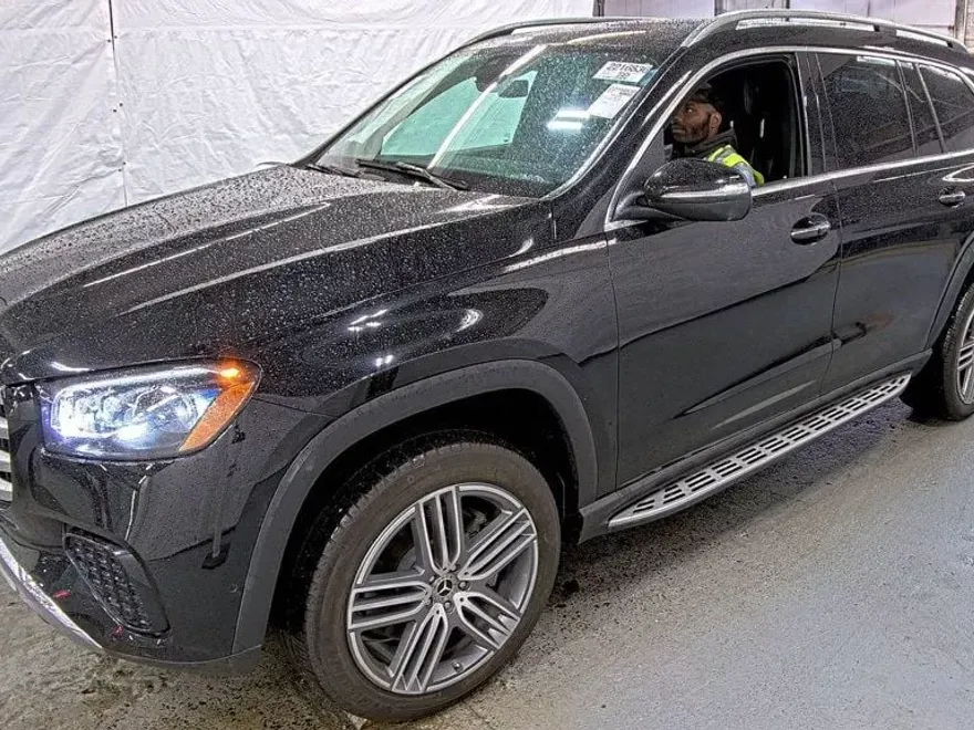 2024 Mercedes Benz GLS 450 photo 1