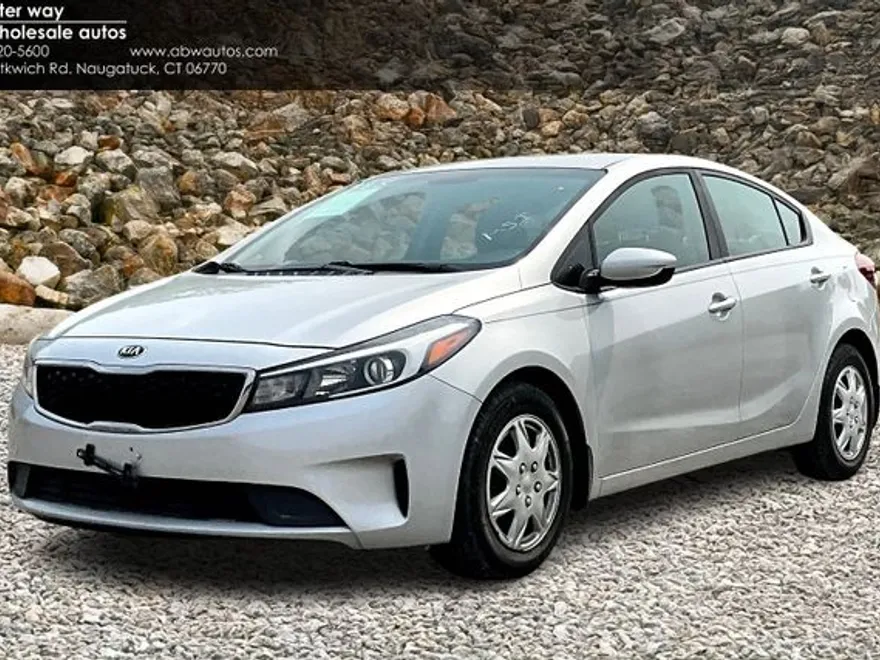 2017 Kia Forte LX Base photo 1