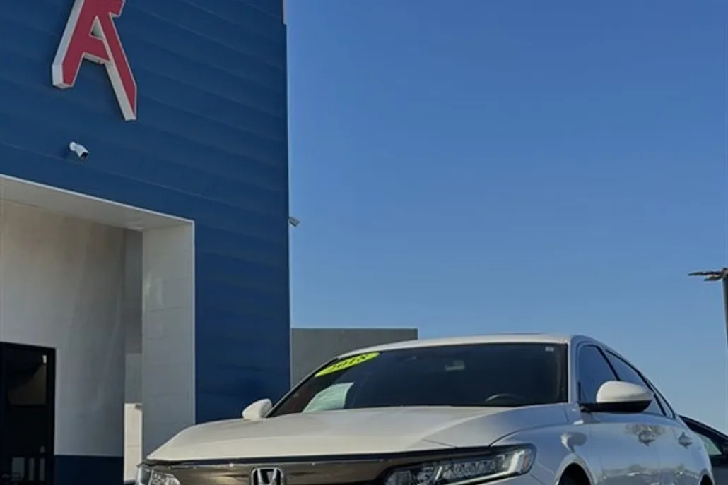 2018 Honda Accord Sport photo 1