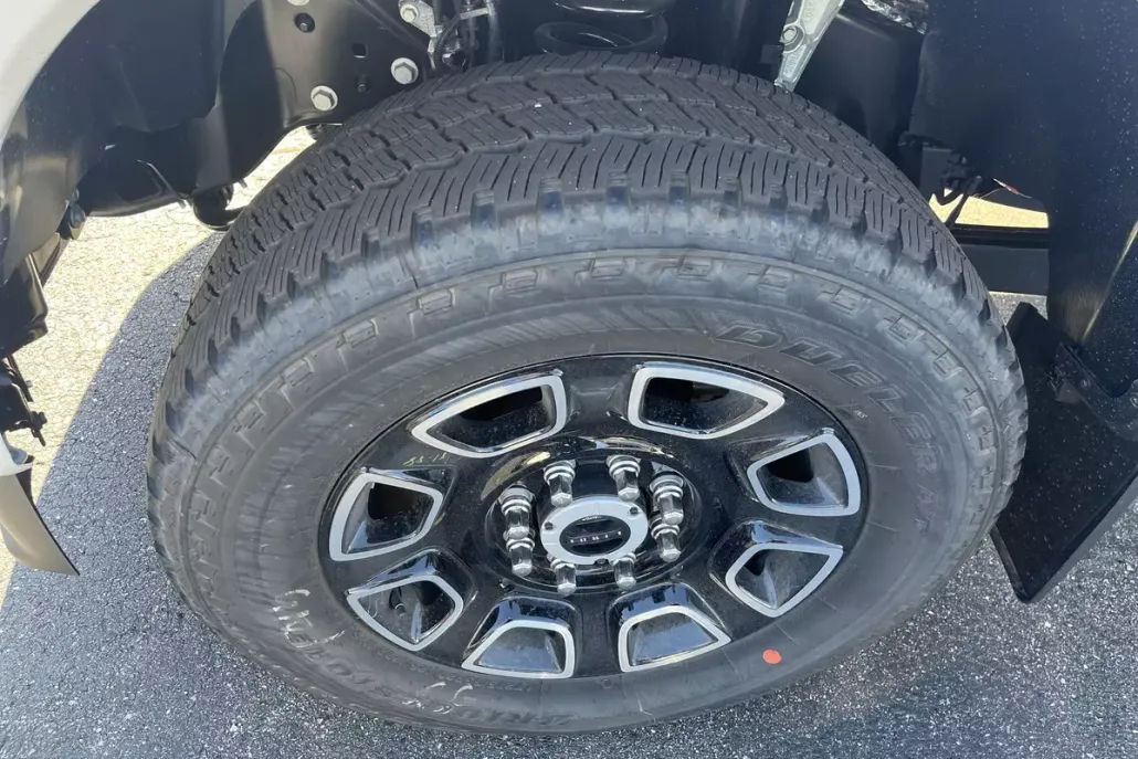 2026 Ford F-350 Platinum photo 1