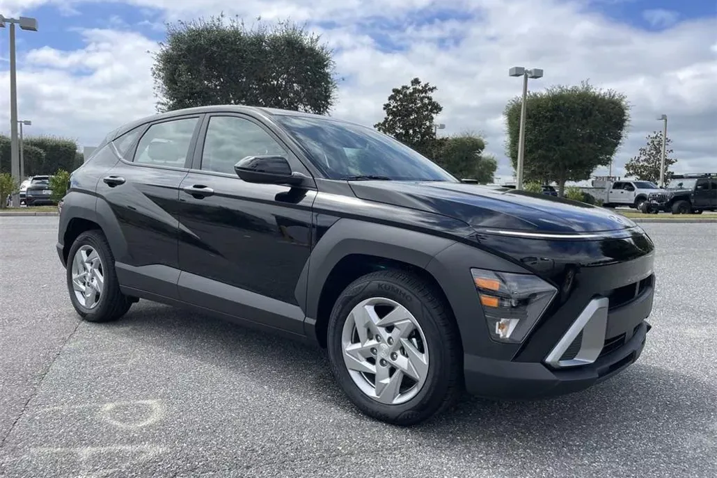 2026 Hyundai Kona SE photo 1