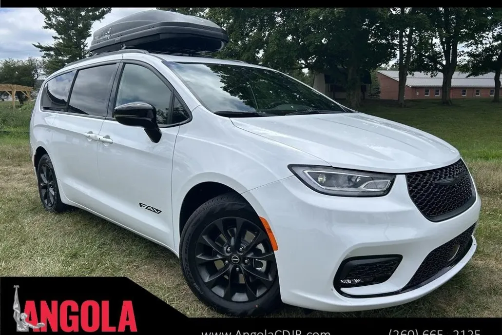 2025 Chrysler Pacifica photo 1