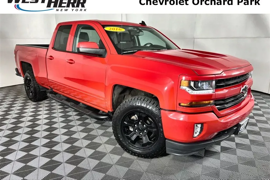 2016 Chevrolet Silverado 1500 LT photo 1