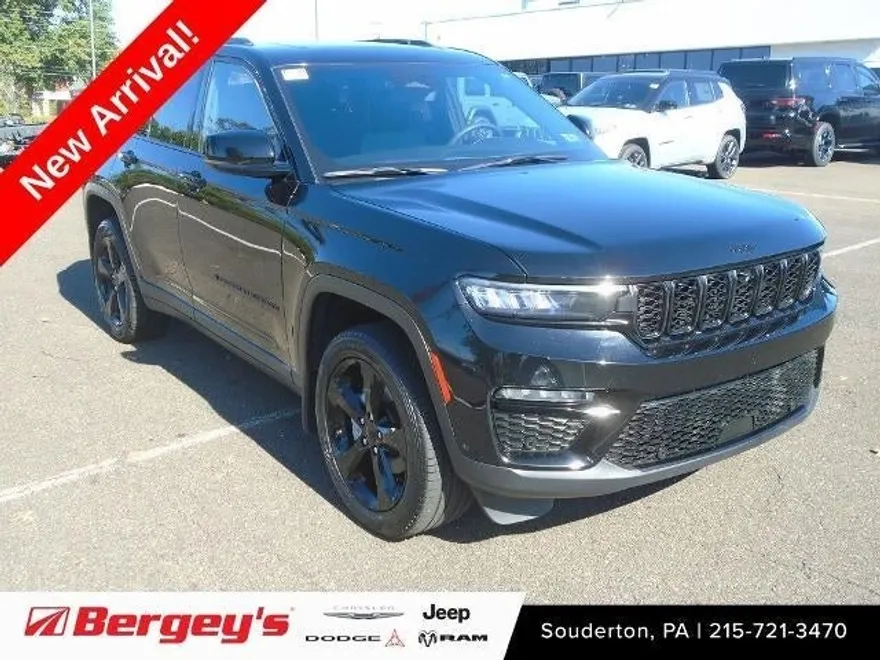 2024 Jeep Grand Cherokee Limited photo 1