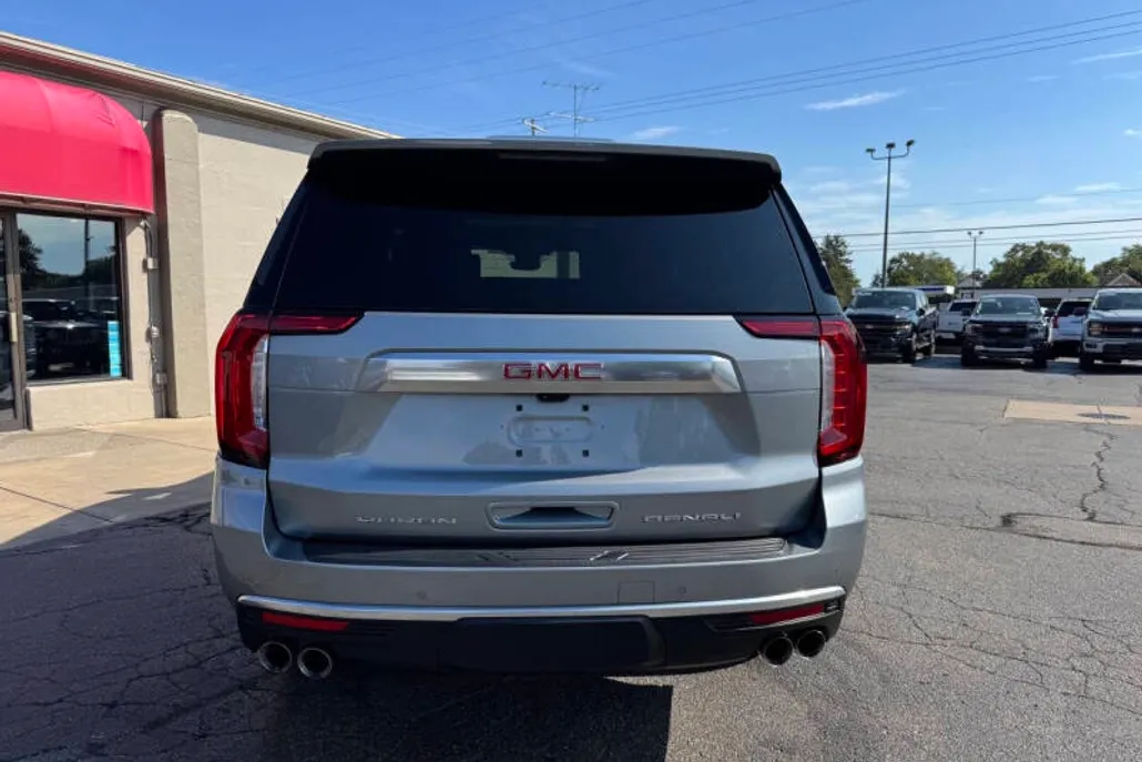 2023 Gmc Yukon XL Denali photo 1