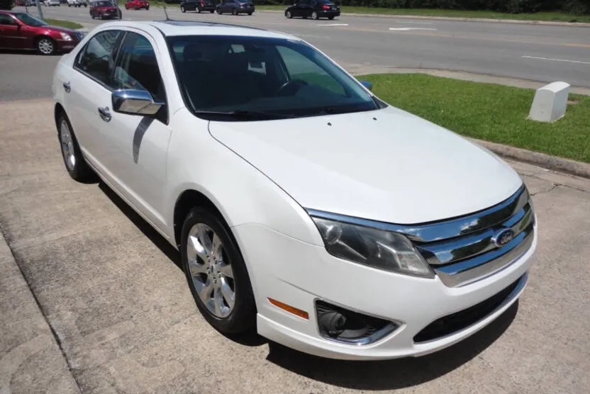 2012 Ford Fusion SEL photo 1