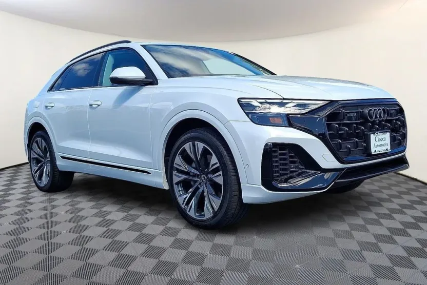 2025 Audi Q8 55 Premium Plus photo 1