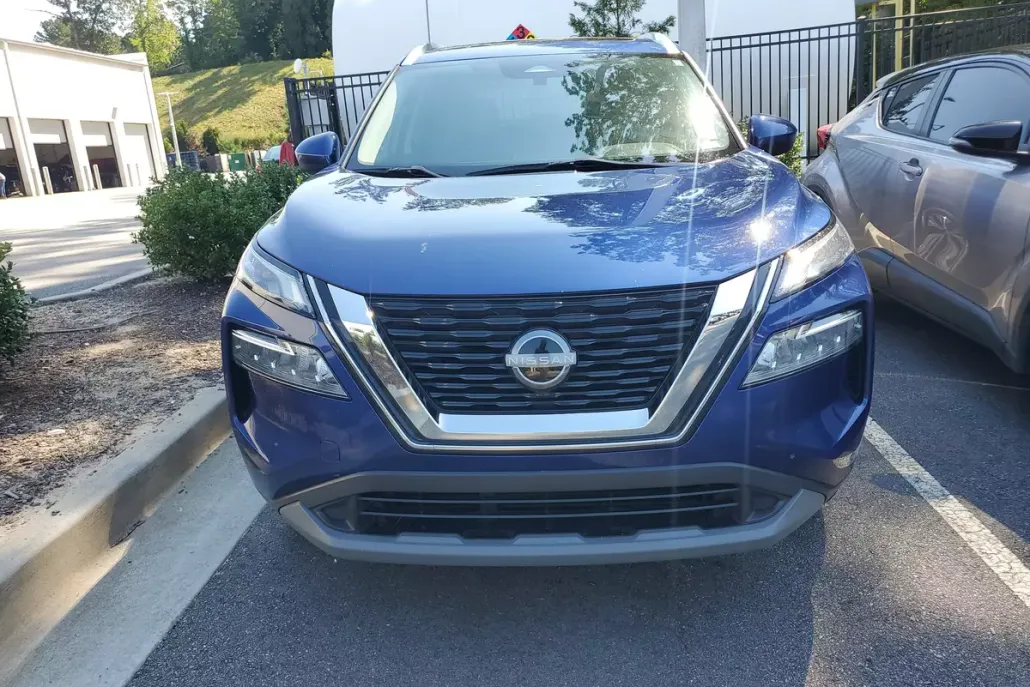 2023 Nissan Rogue SV photo 1