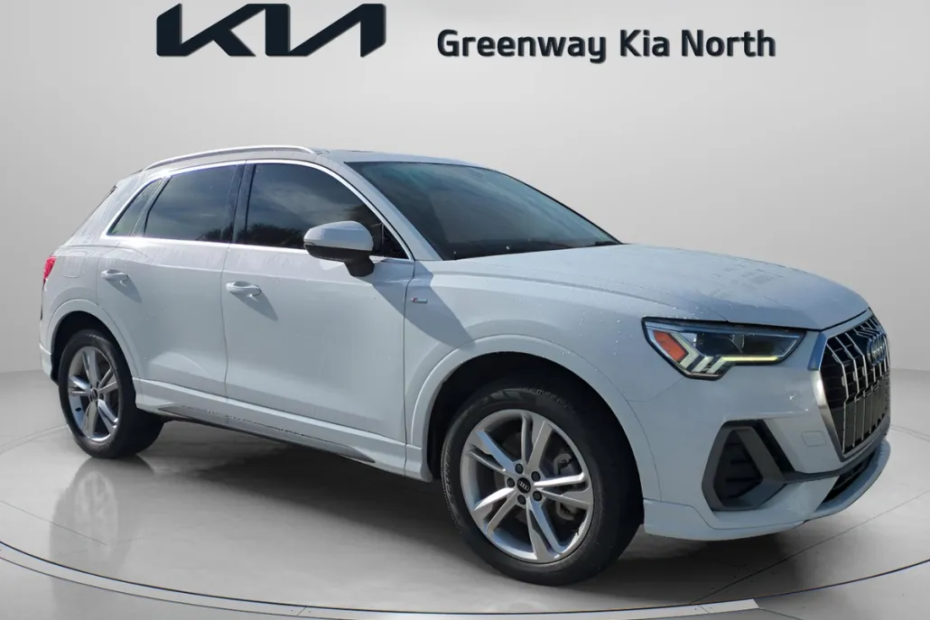 2022 Audi Q3 S line Premium Plus photo 1