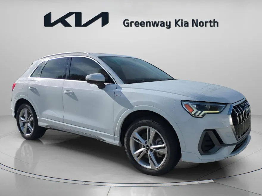 2022 Audi Q3 S line Premium Plus photo 1