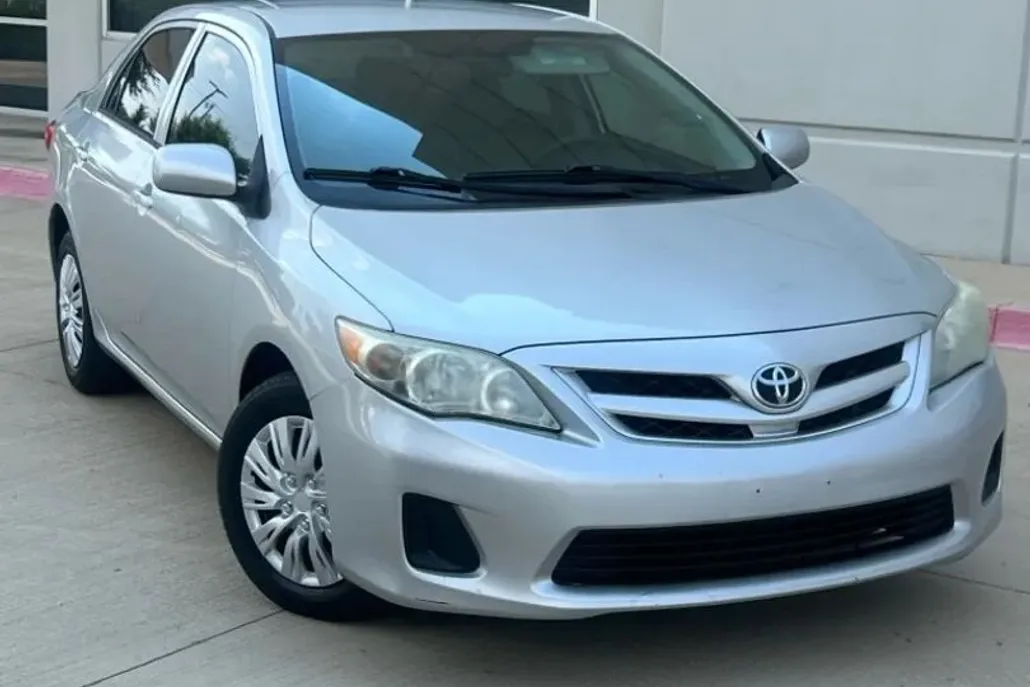 2013 Toyota Corolla L photo 1