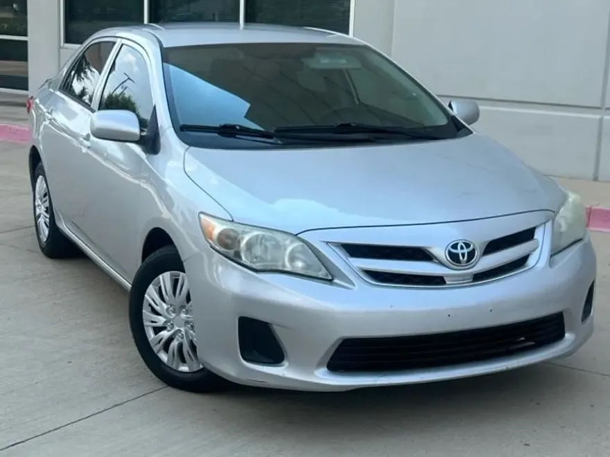 2013 Toyota Corolla L photo 1
