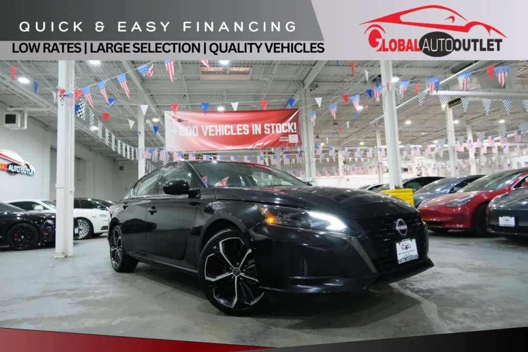 2024 Nissan Altima 2.5 SR photo 1