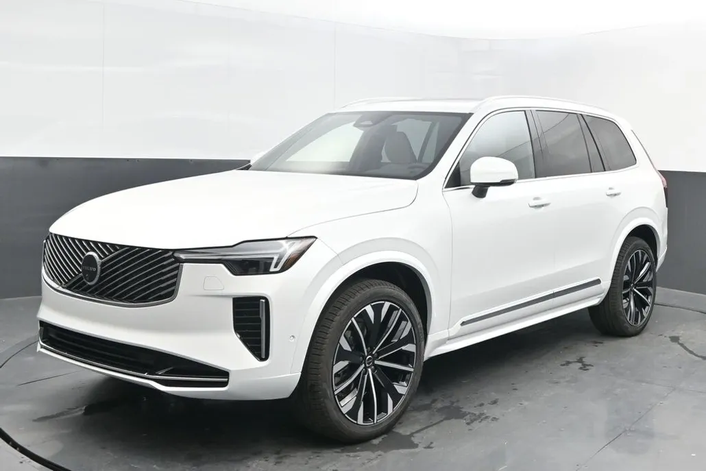 2026 Volvo XC90 B5 Ultimate photo 1