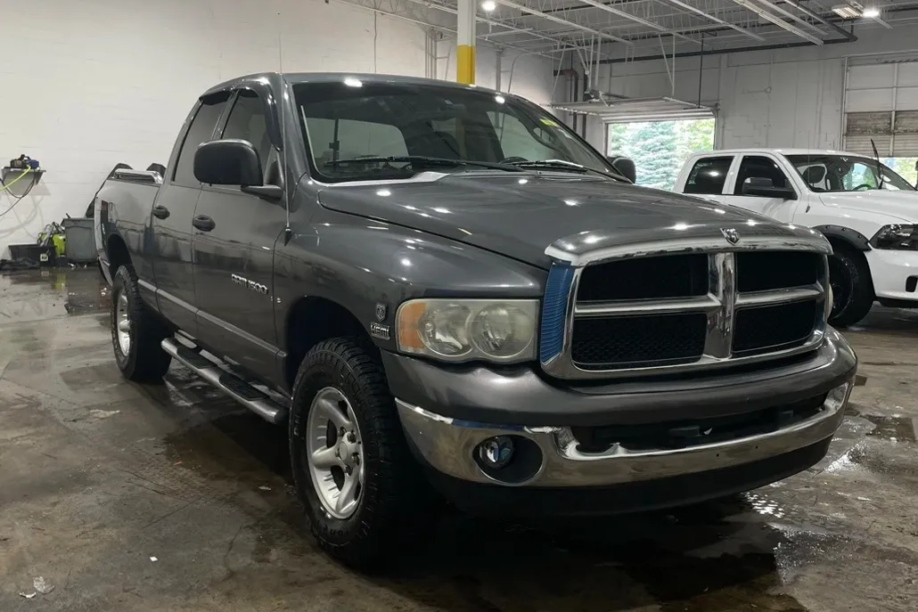 2003 Dodge Ram SLT photo 1