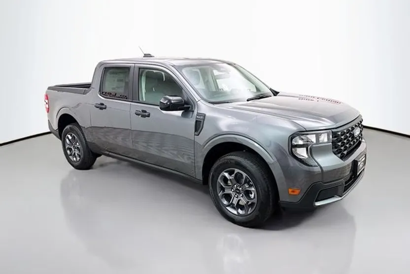 2025 Ford Maverick XLT photo 1