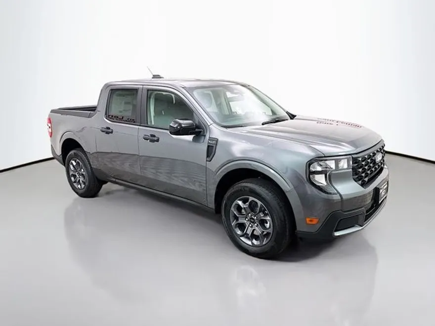 2025 Ford Maverick XLT photo 1