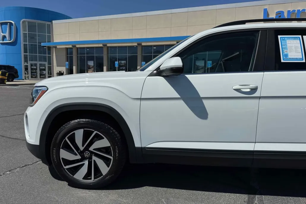 2024 Volkswagen Atlas SE Technology photo 1