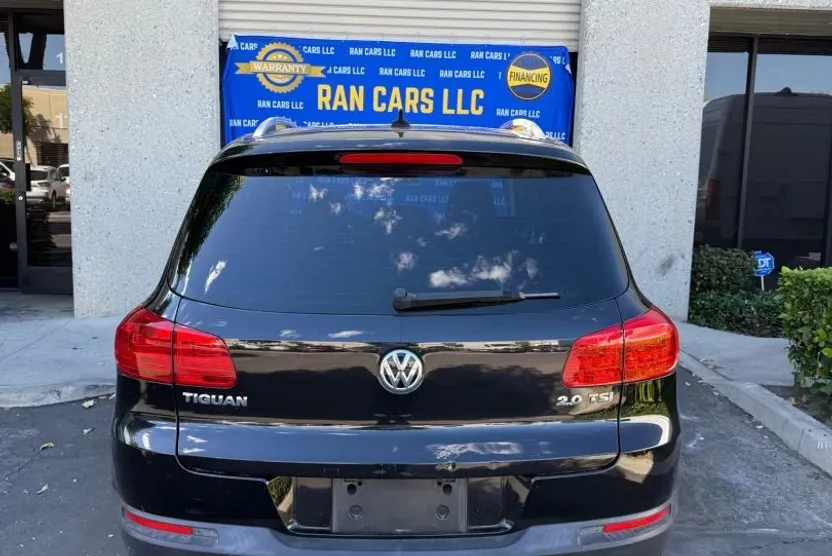 2013 Volkswagen Tiguan SE Sport photo 1