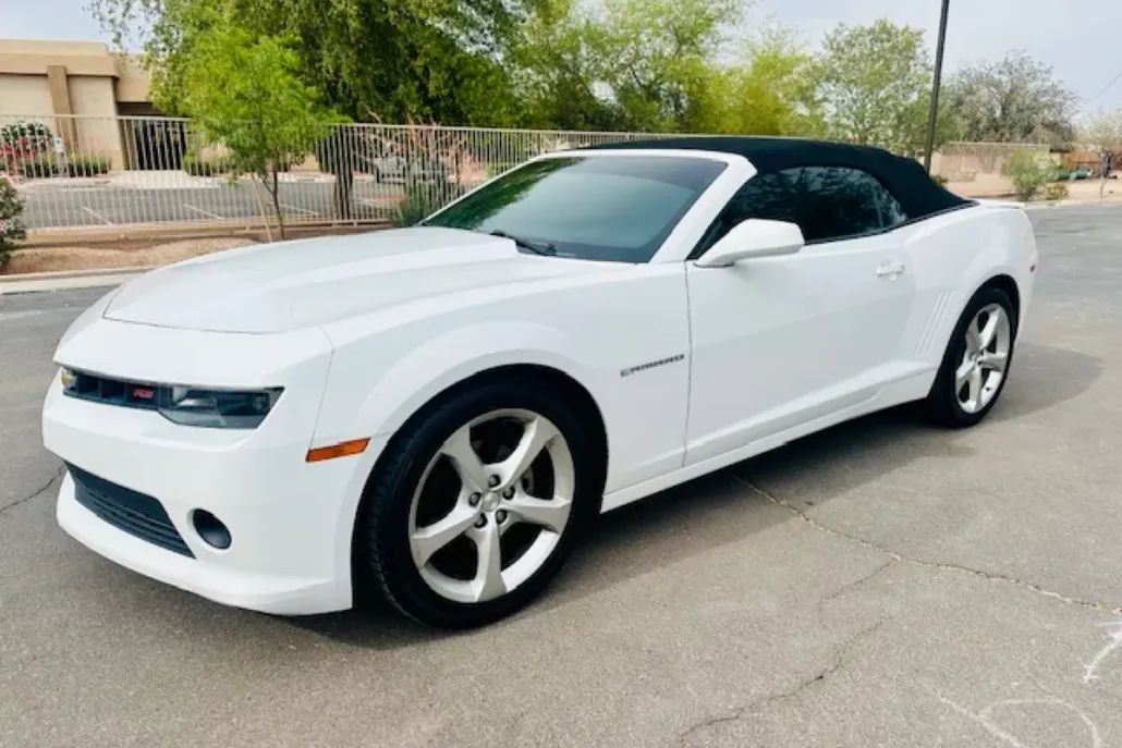 2015 Chevrolet Camaro 1LT photo 1