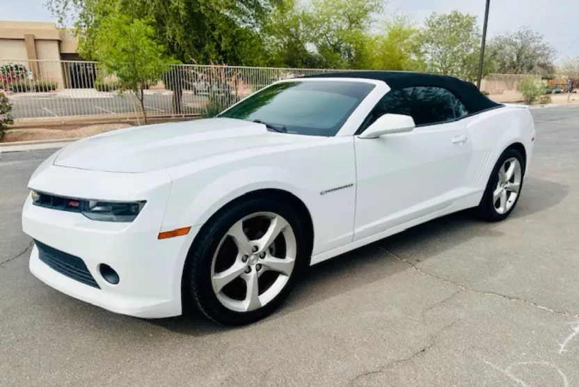 2015 Chevrolet Camaro 1LT photo 1