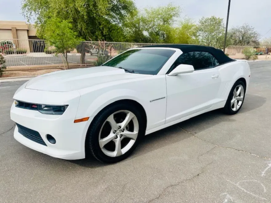 2015 Chevrolet Camaro 1LT photo 1