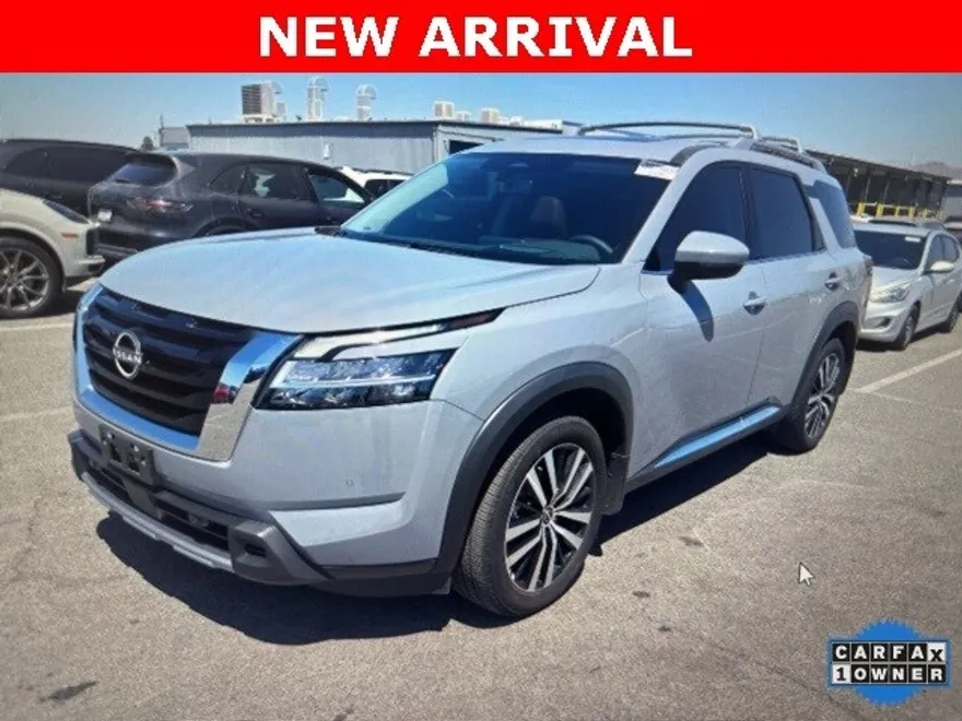 2024 Nissan Pathfinder Platinum photo 1