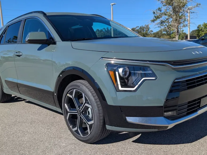 2025 Kia Niro EX Touring photo 1