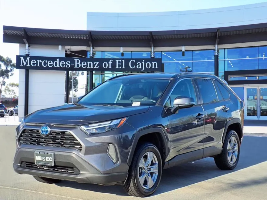 2024 Toyota RAV4 Hybrid XLE photo 1