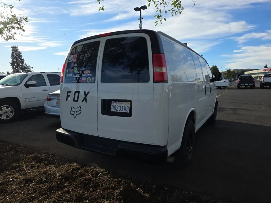 2007 Chevrolet Express Cargo 1500 Work Van photo 1