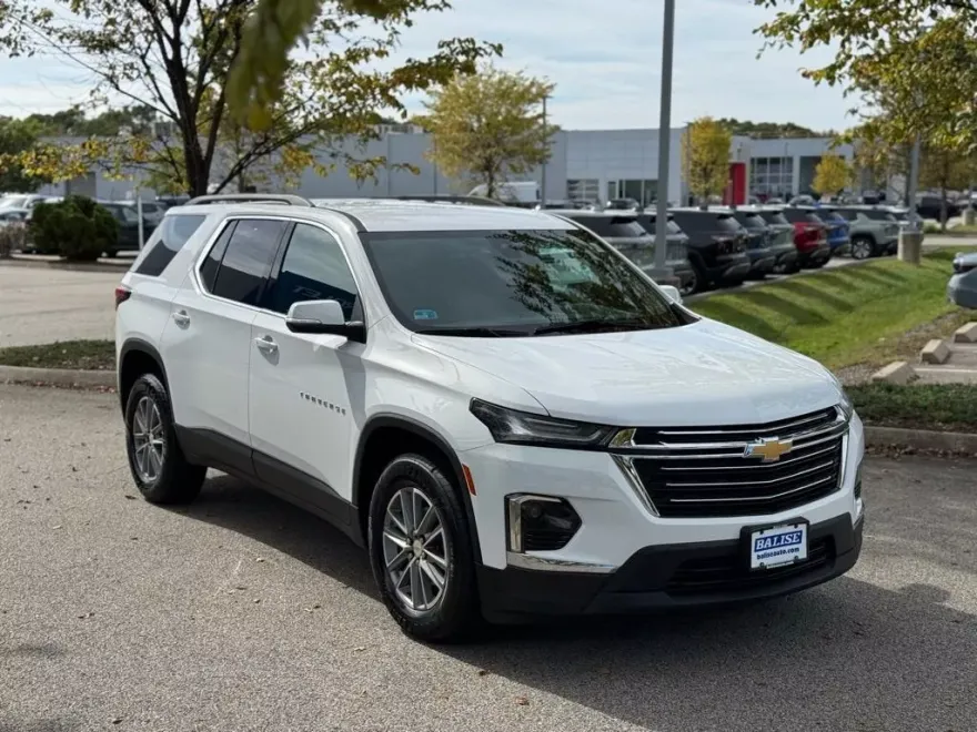 2023 Chevrolet Traverse Cloth photo 1