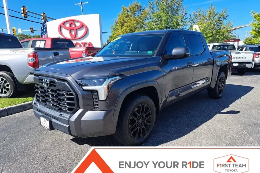 2022 Toyota Tundra SR5 photo 1