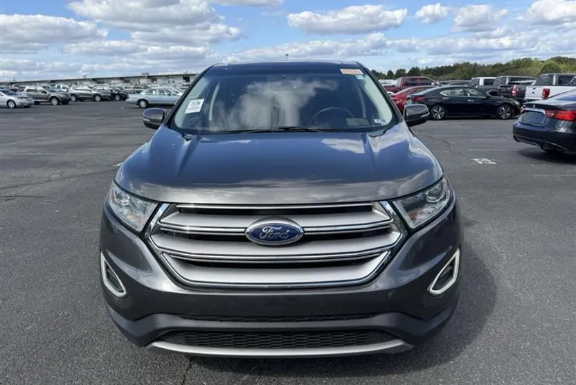 2018 Ford Edge Titanium photo 1