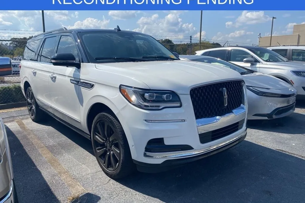 2023 Lincoln Navigator Black Label photo 1