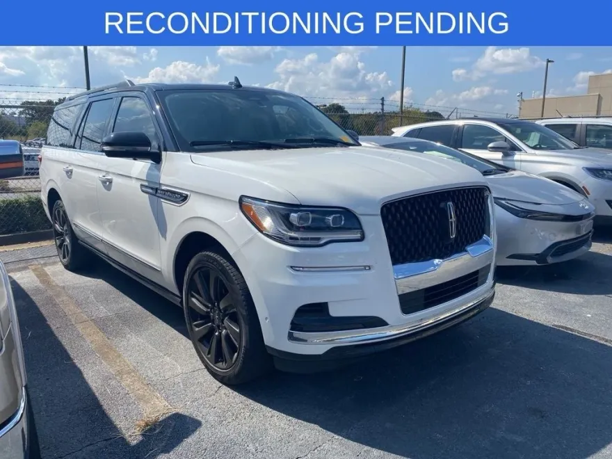 2023 Lincoln Navigator Black Label photo 1
