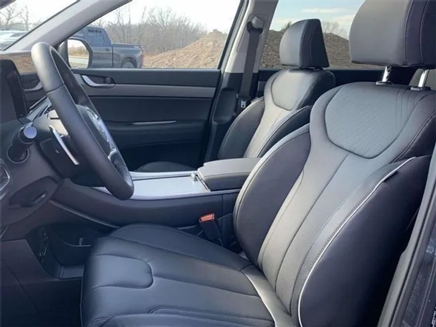 2025 Hyundai Palisade SEL photo 1
