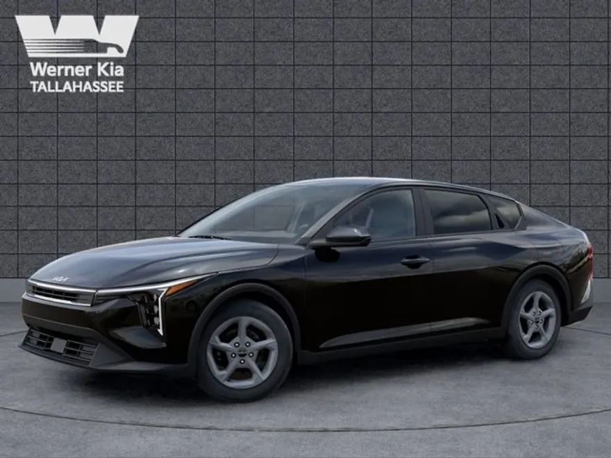 2025 Kia K4 LXS photo 1