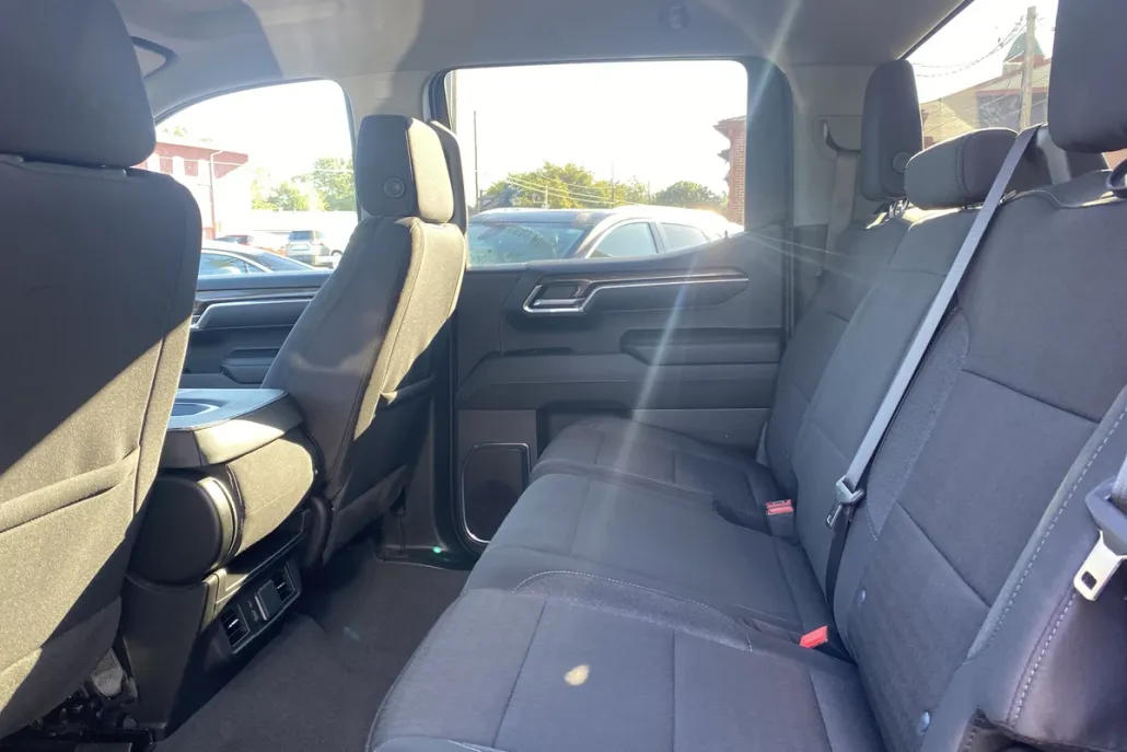 2025 Chevrolet Silverado 1500 LT photo 1