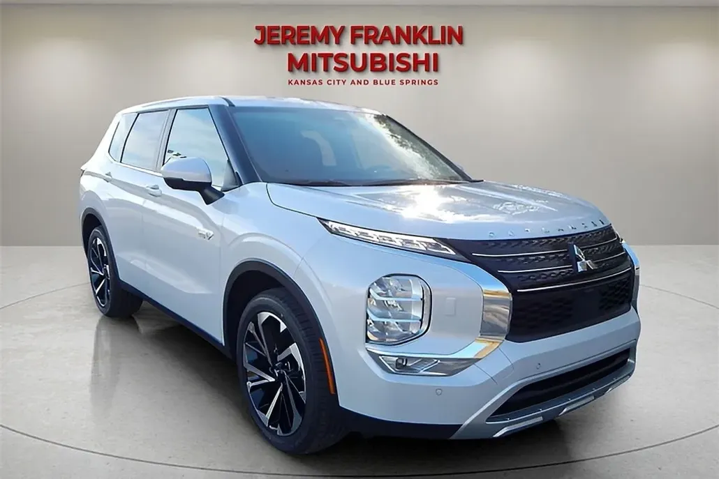 2025 Mitsubishi Outlander PHEV SE photo 1