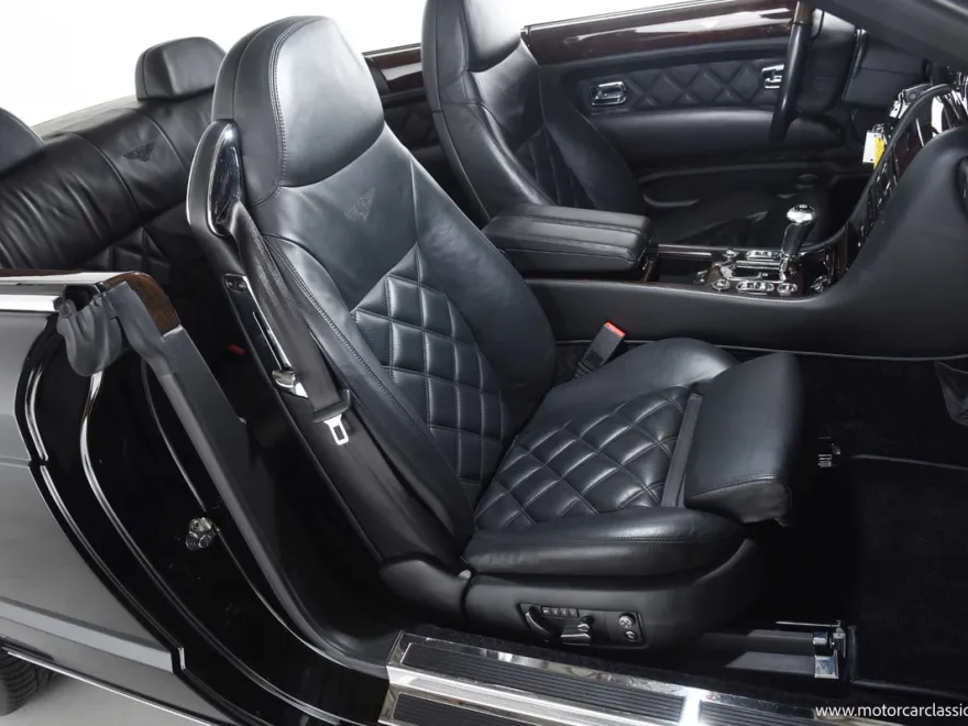 2010 Bentley Azure Base photo 24