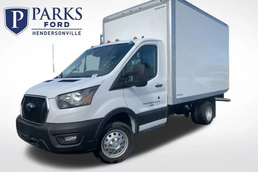 2023 Ford Transit Cutaway photo 1