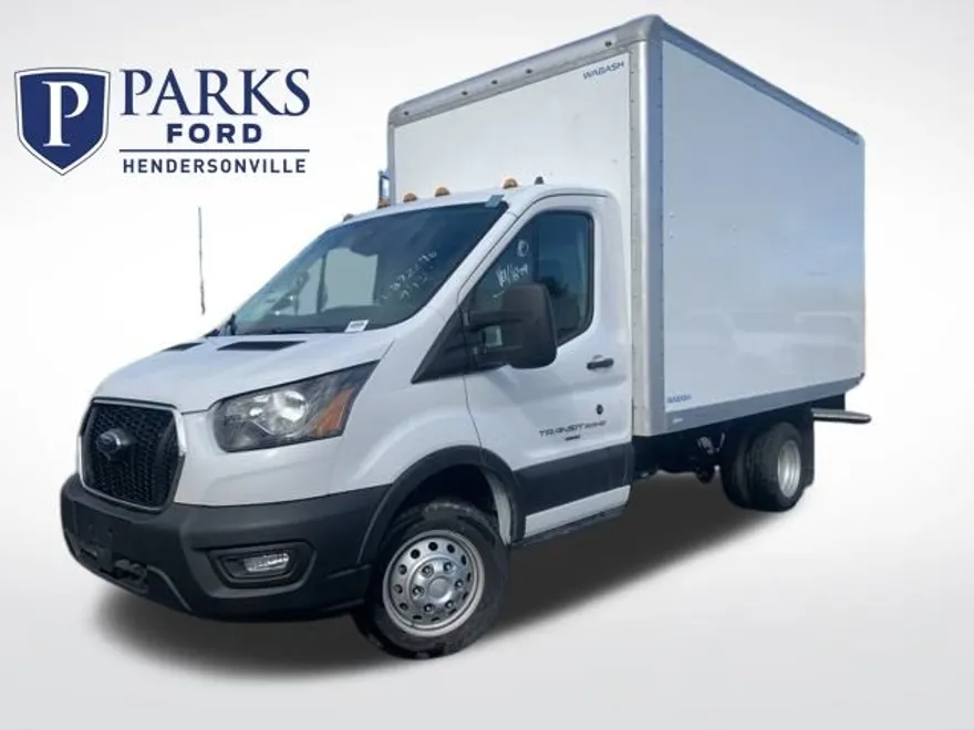 2023 Ford Transit Cutaway photo 1